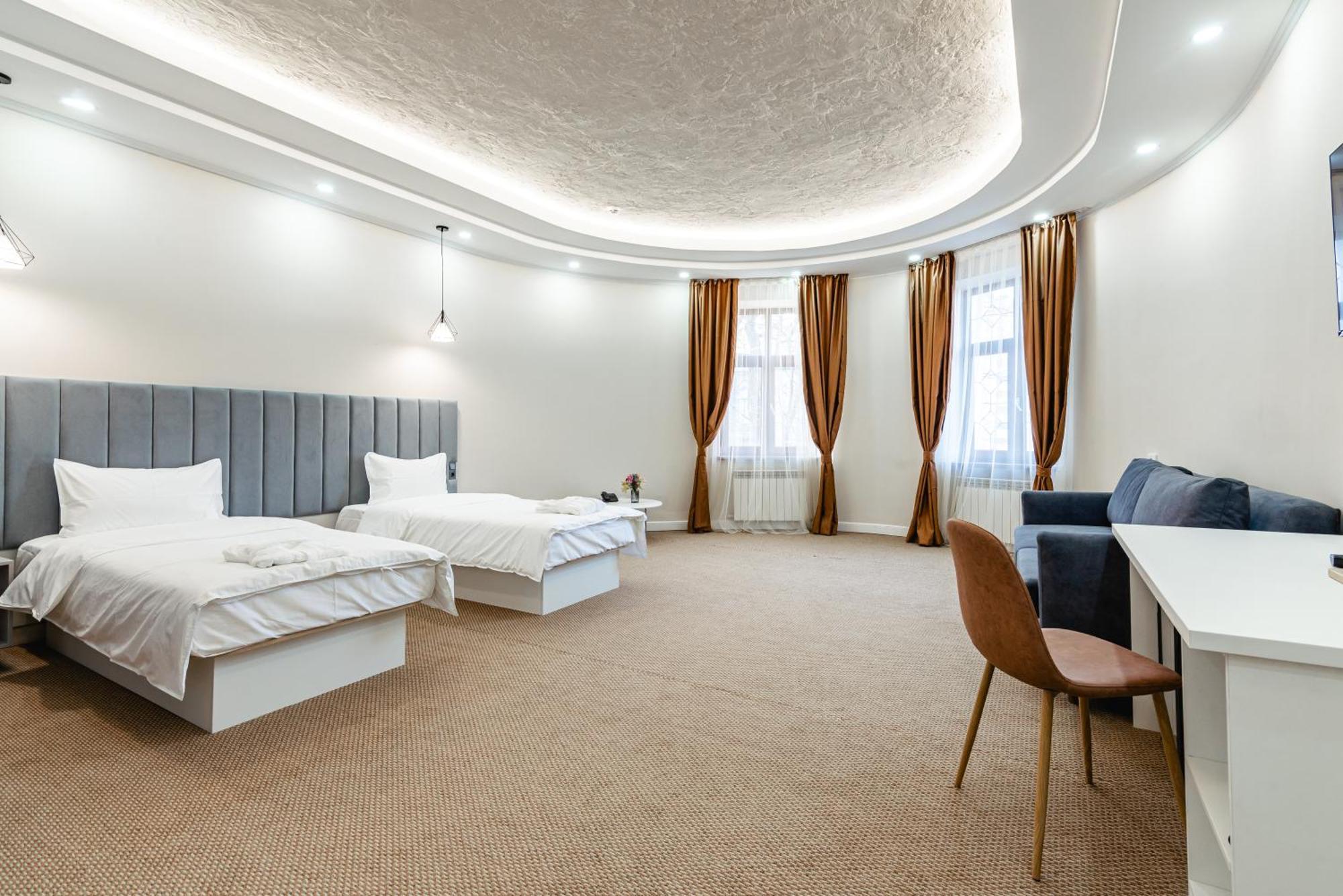 Aykun Hotel Alma-Ata Exteriör bild