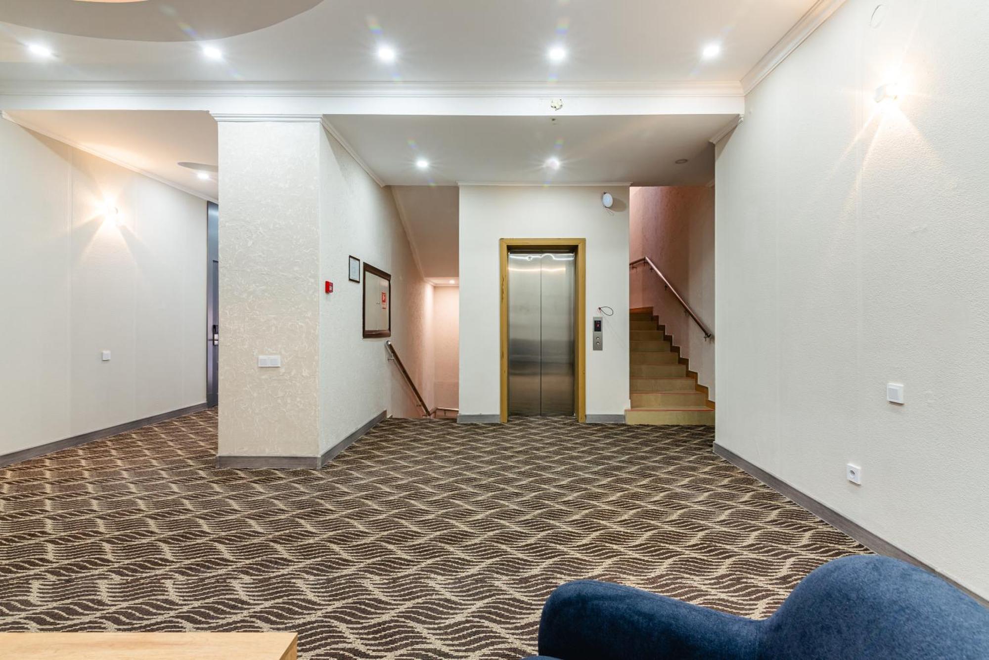 Aykun Hotel Alma-Ata Exteriör bild